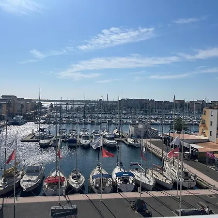Apartamento **gruissan : T2 Cosy Avec Piscine, Parking Privé, Proche Et Commerces** - Fr-1-796-8