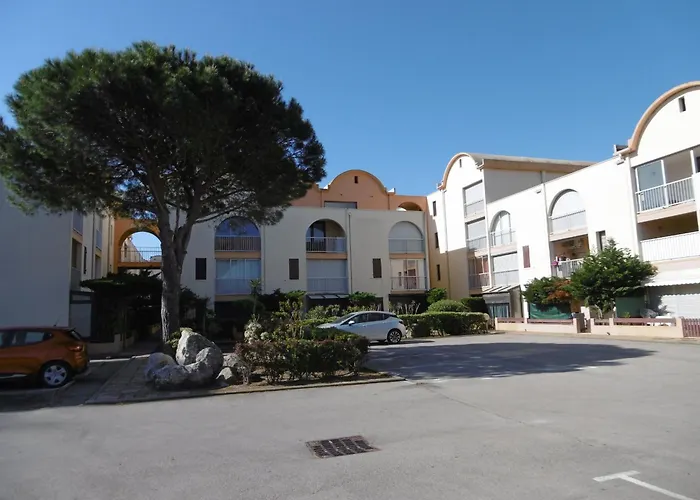 **gruissan : T2 Cosy Avec Piscine, Parking Prive, Proche Et Commerces** - Fr-1-796-8 *